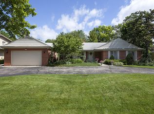 364 Sunset Dr, Northfield, IL 60093