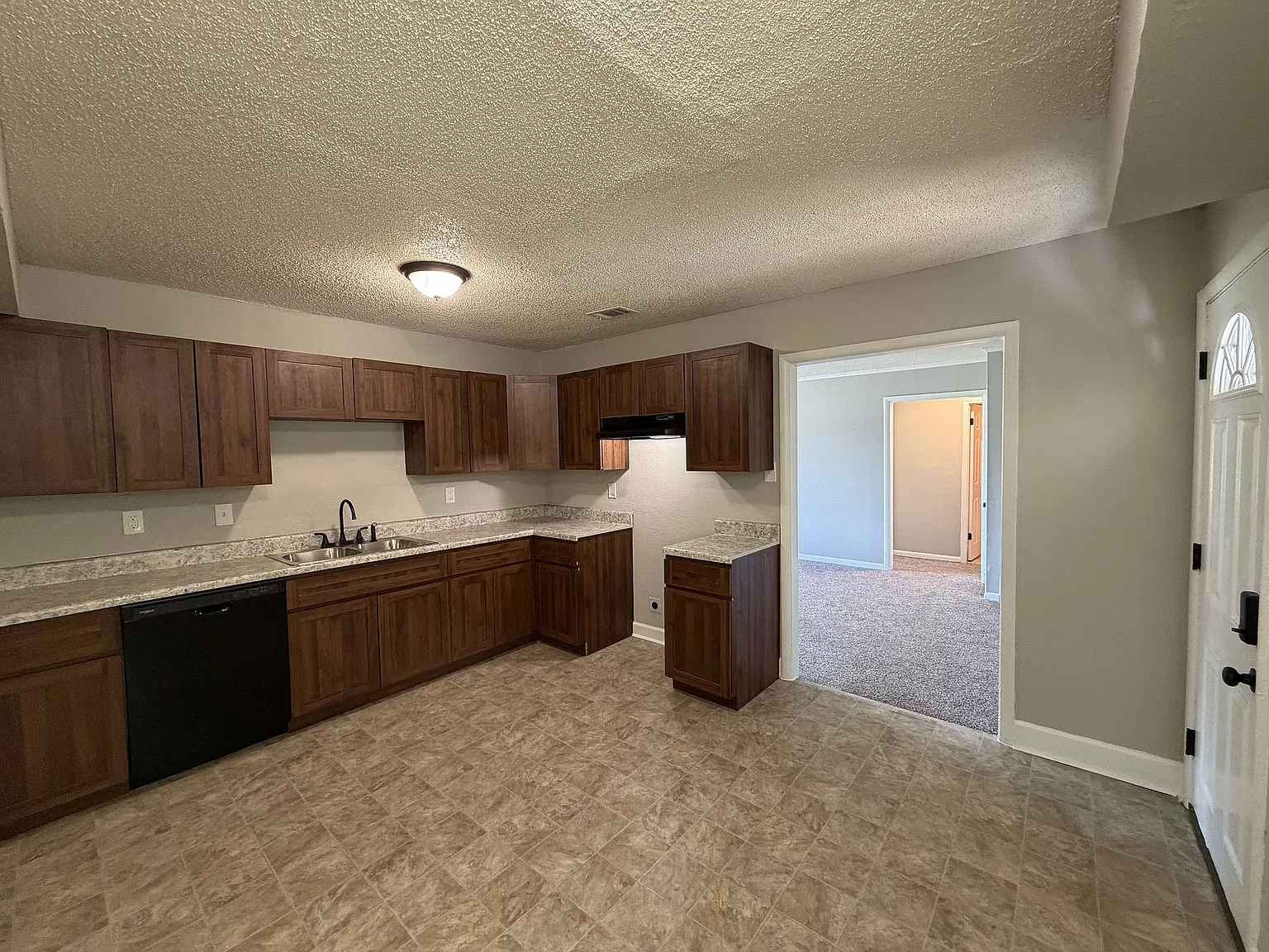 2738 W Skyline Cir — Photo 4