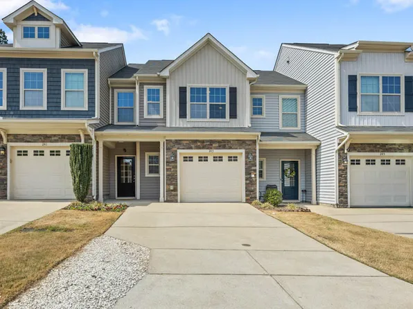 243 Beaconwood Ln, Holly Springs, NC 27540