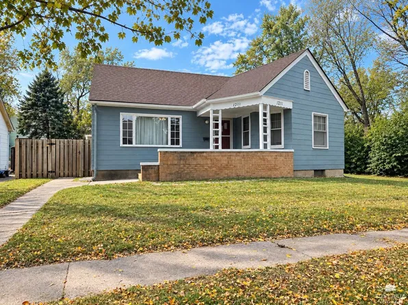 1211 6th St, Clay Center, KS 67432