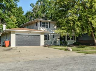 317 Hickory Ln, Mattoon, IL 61938