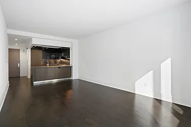 50 Riverside Boulevard, #6F