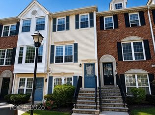 774 Sassafras Ct, Mahwah, NJ 07430