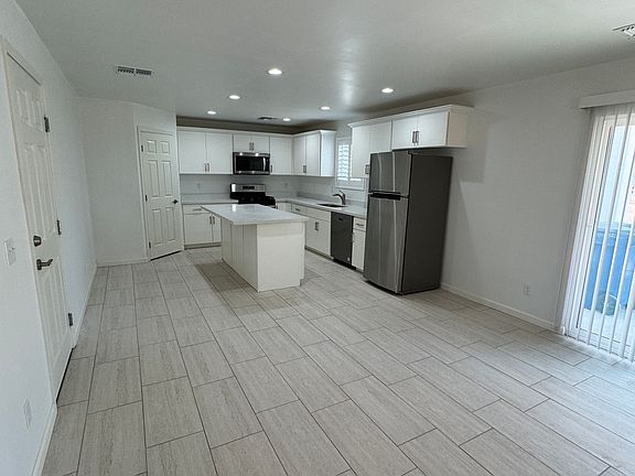 3rd image of 2602 E Orange St