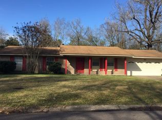 327 Emerson Dr, Hattiesburg, MS 39401