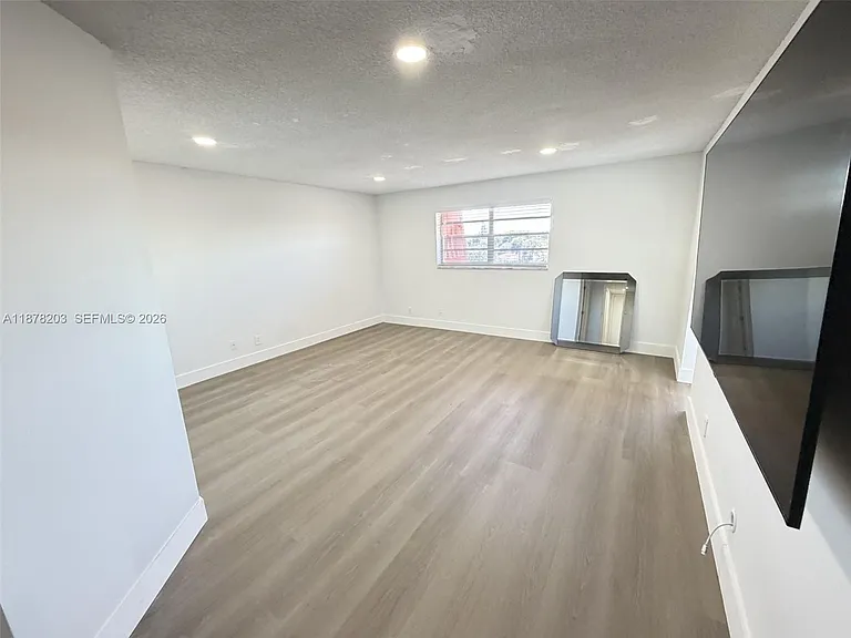 22605 SW 66th Ave #403 — Photo 6