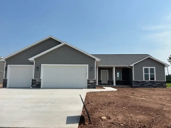 N8048 Blue Heron Ct, Sherwood, WI 54169