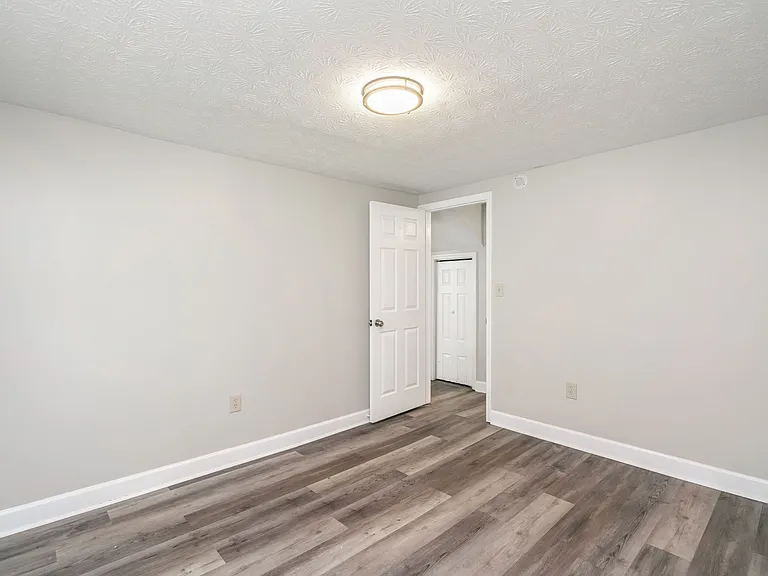 9907 Donovan Ln — Photo 12