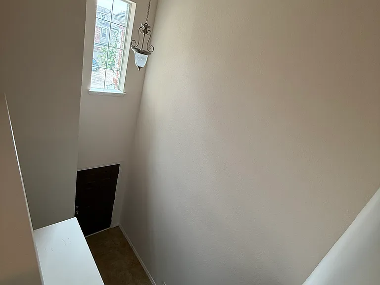 8732 Manhattan Ave — Photo 15