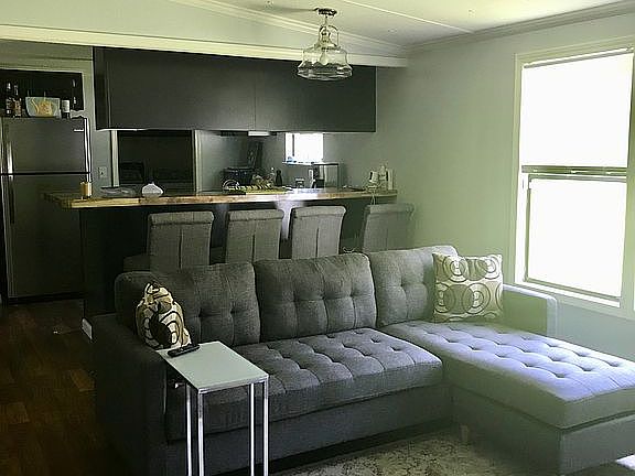 Family Room w/Flatscreen