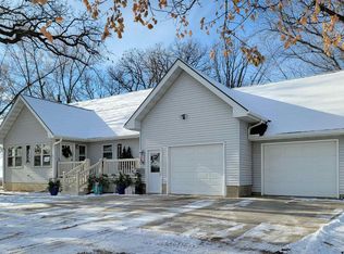 10039 Valley Ave, Cresco, IA 52136