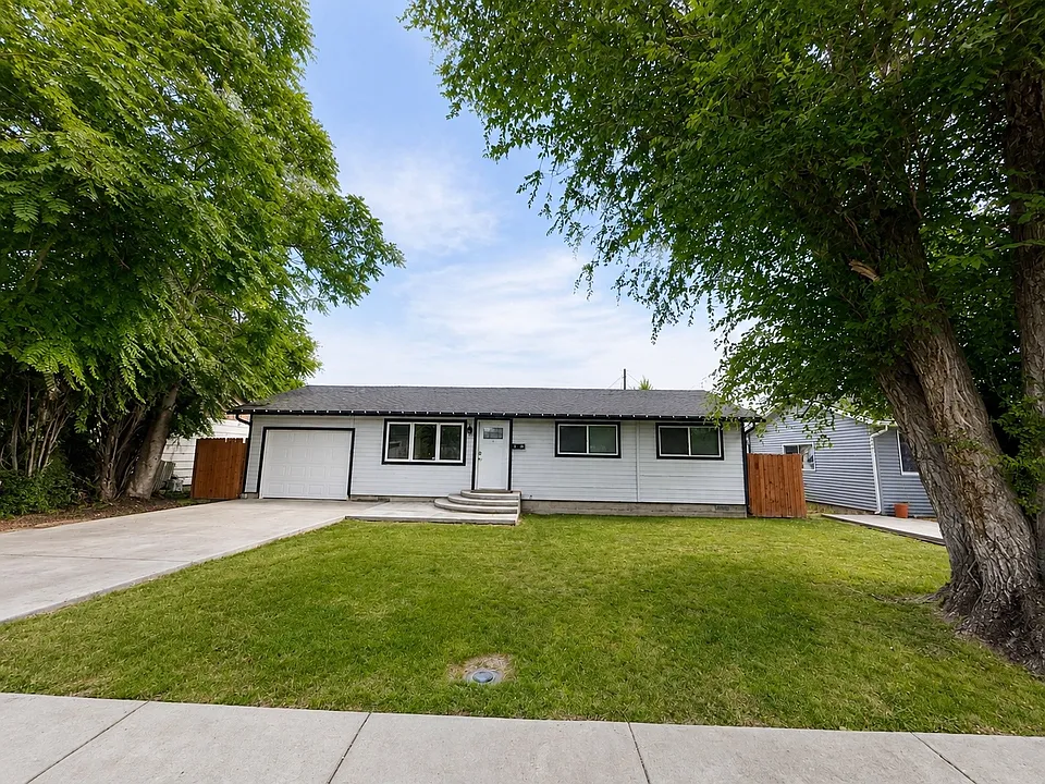 1131 Rosenlof Ave