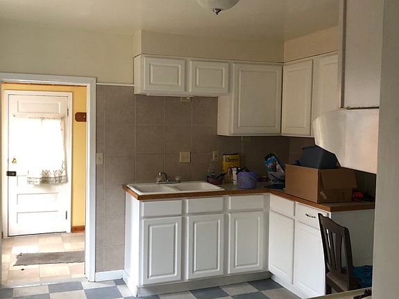 2nd image of 1549 Chestnut St
