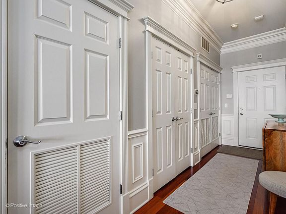 2nd image of 2222 W Belmont Ave Unit 503