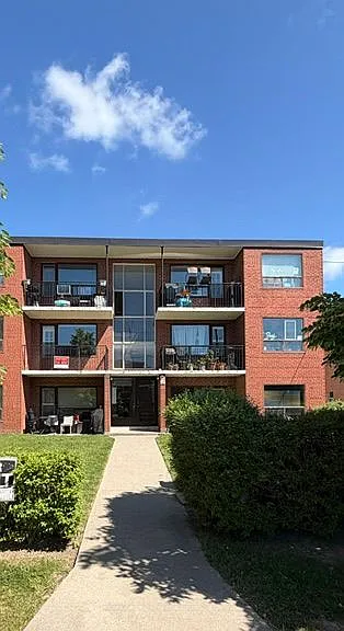 40 Meadowbrook Rd #4 — Photo 1