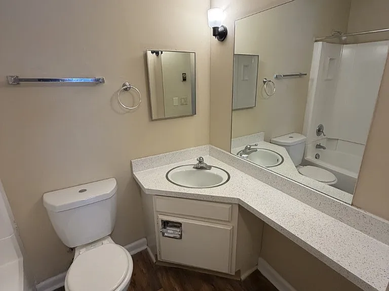 1418 E Main St #D33 — Photo 8
