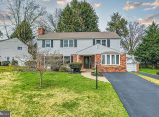 650 Barry Dr, Springfield, PA 19064