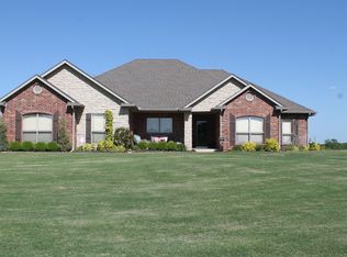 612 Summer Valley Rd, Blanchard, OK 73010