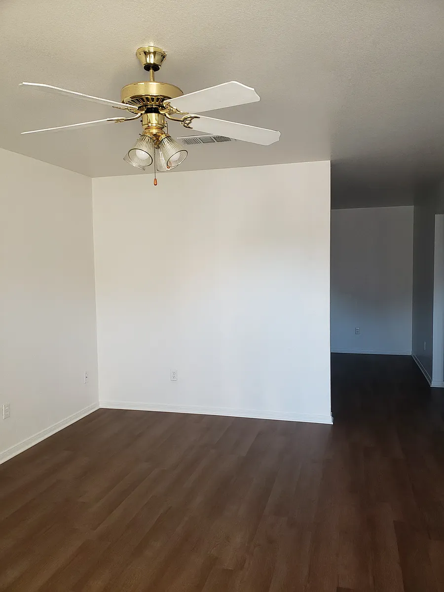 Building Photo - 4201 Primrose Dr #B