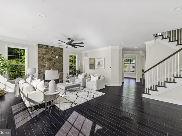 9331 Ravenridge Rd, Parkville, MD 21234