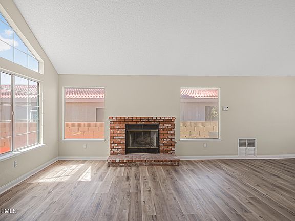 5th image of 44122 Radcliff Ct