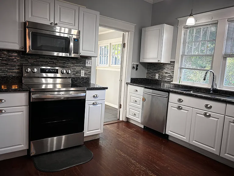 770 Washington Ave — Photo 5