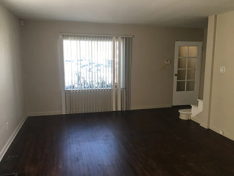 368 Roosevelt Ave #6-7 — Photo 7