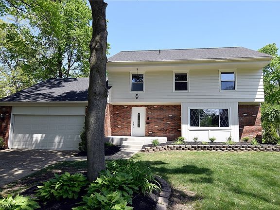 2nd image of 90 Dartmouth Dr