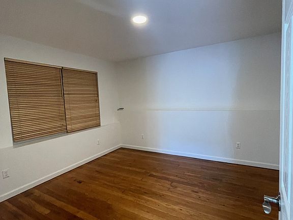 5th image of 1112 Brunswick St