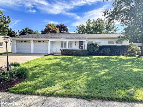 8540 Timberline Dr, Shelby Township, MI 48316