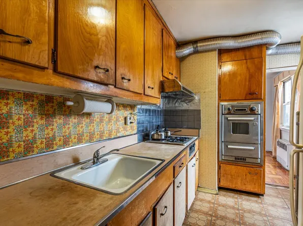 90-59 56th Avenue image 13 of 22