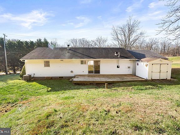 5th image of 10 N Hills Dr