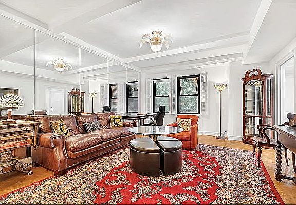 4th image of 160 Central Park S #26TR