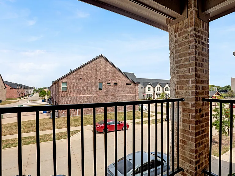 1914 Melinda Ln — Photo 19