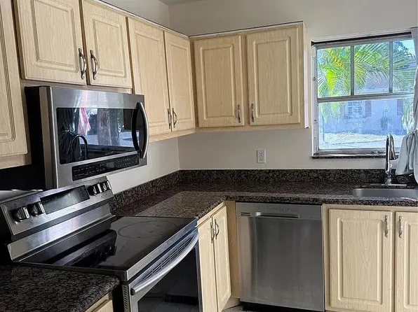 3007 NW 68th St #9C, Fort Lauderdale, FL 33309