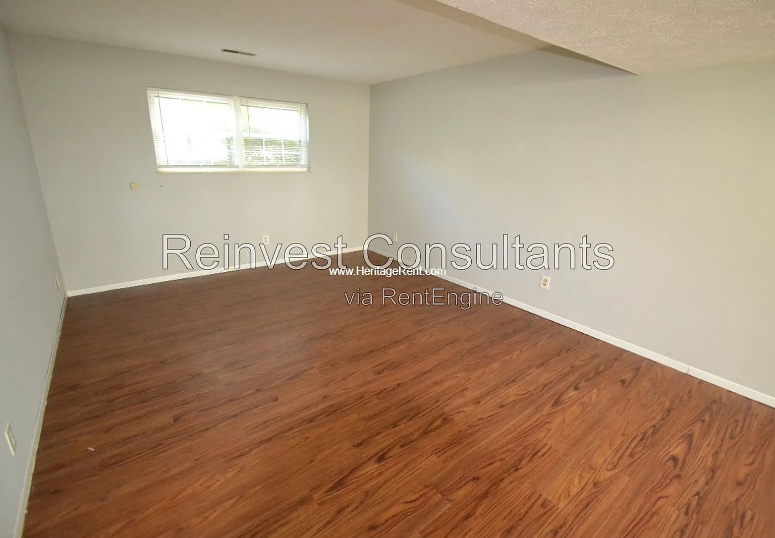 2 bed, 1.0 bath, 900 sqft, $1,095 — Photo 3
