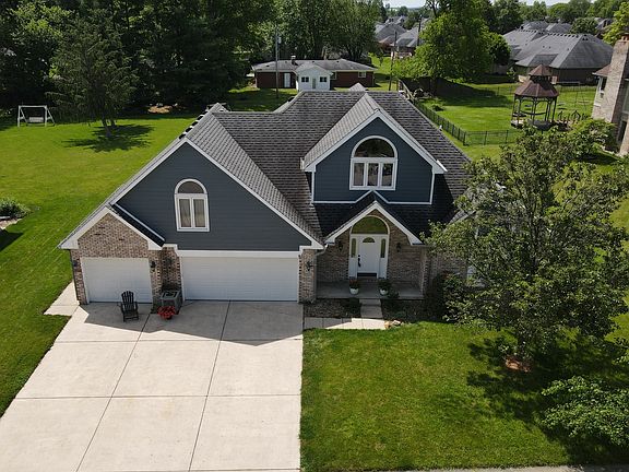 3rd image of 741 Andrews Blvd