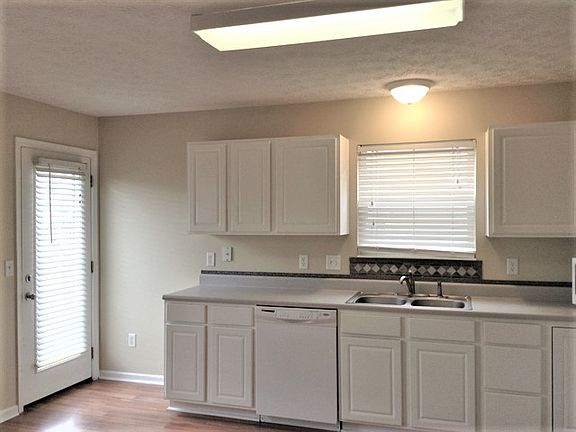 5th image of 72 N Glen Oak Dr