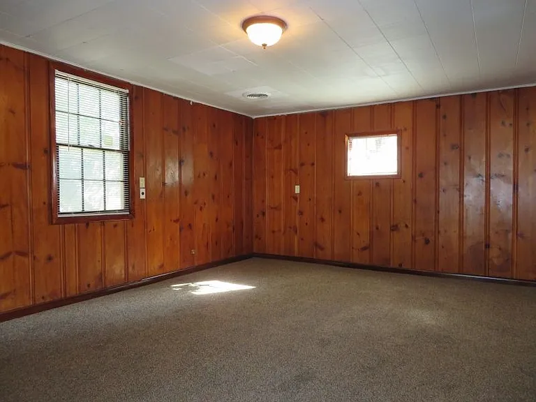 1104 Chatwood St — Photo 6