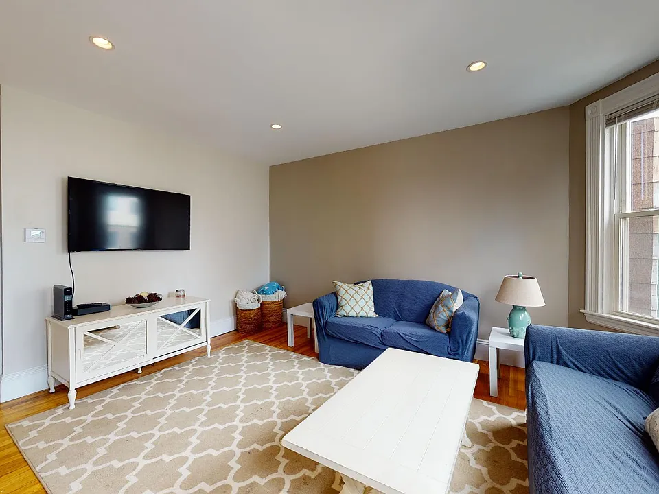 38 Vinton St #3