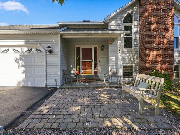 2nd image of 32 Phyllis Ln