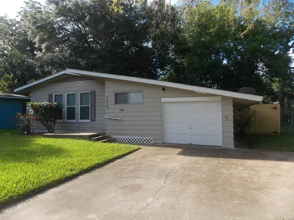 106 Wisteria St, Lake Jackson, TX 77566