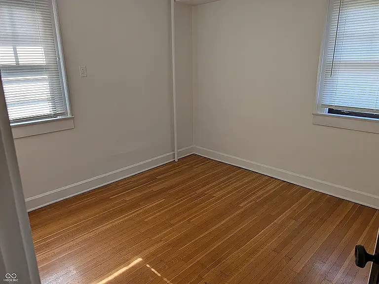 4901 Central Ave — Photo 10