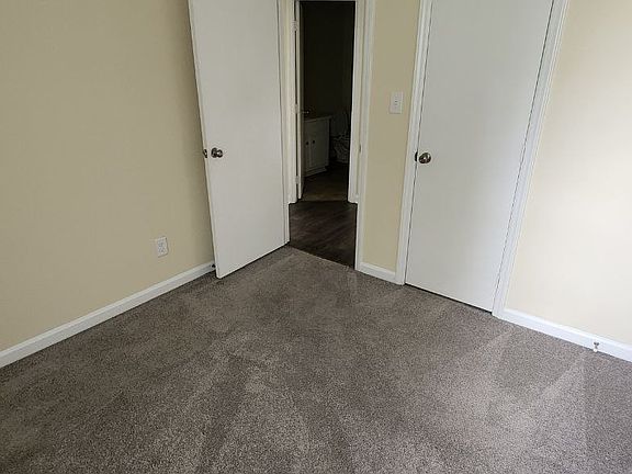 3rd image of 125 Grange Dr