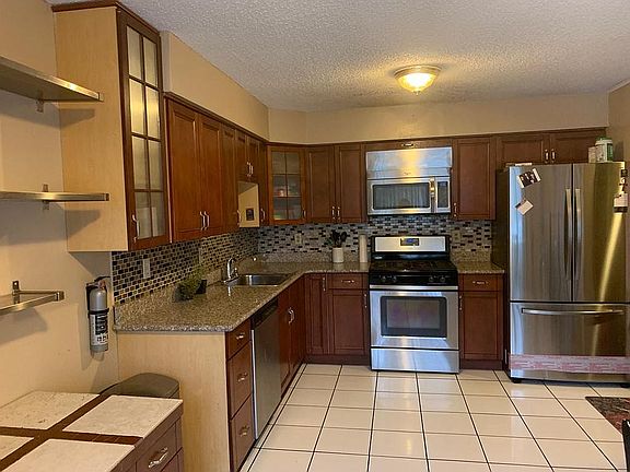 5th image of 109 Tennyson Dr