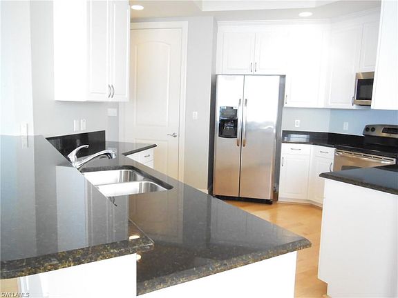 5th image of 2090 W 1st St #E2705