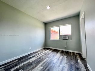 806 SW 7th Ter, Hallandale Beach, FL 33009