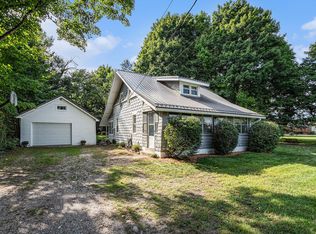 960 S 15th St, Niles, MI 49120
