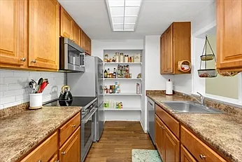 2 bed, 1.5 bath, 910 sqft, $2,400 — Photo 4