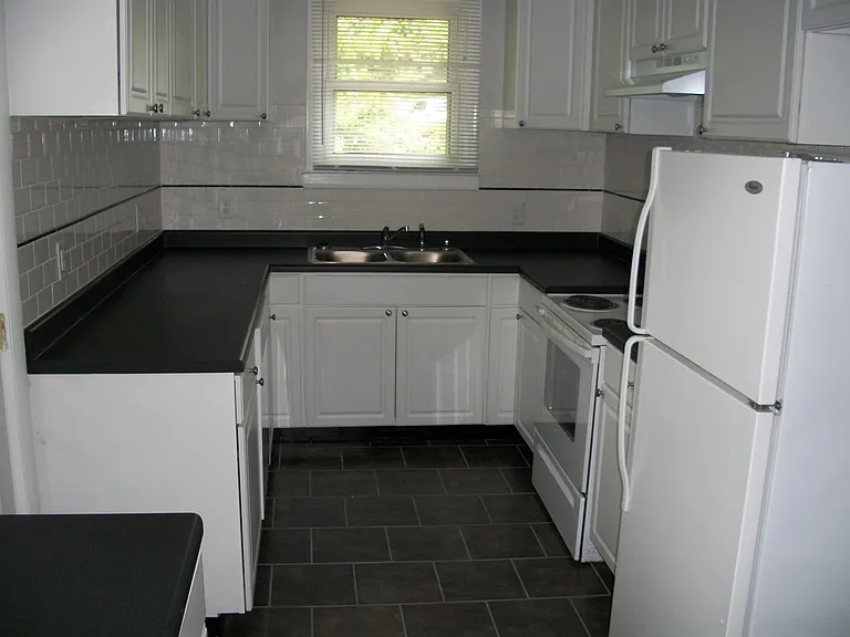410 Lloyd St — Photo 5